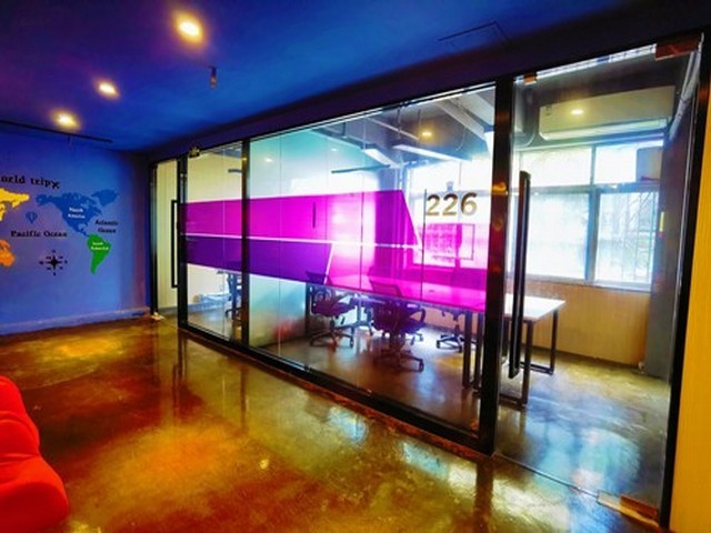 南山迈巴赫改色膜怎么样